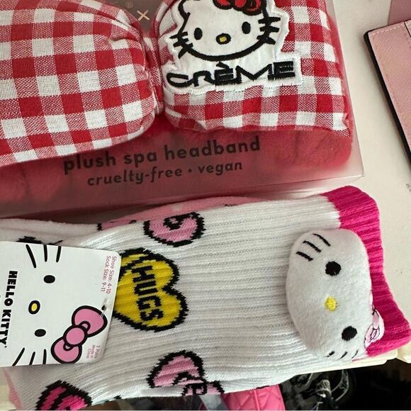 Hello Kitty Beauty bundle - Picture 4 of 4